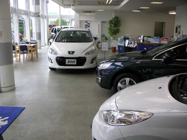 ショールーム 車両入替