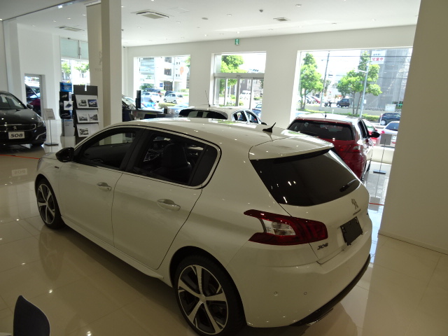 展示車入れ替え