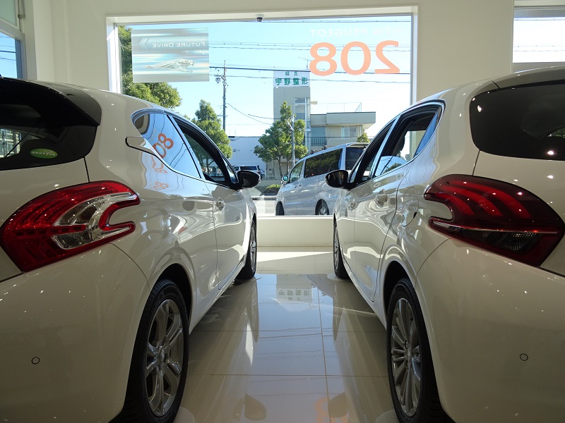 展示車入れ替え