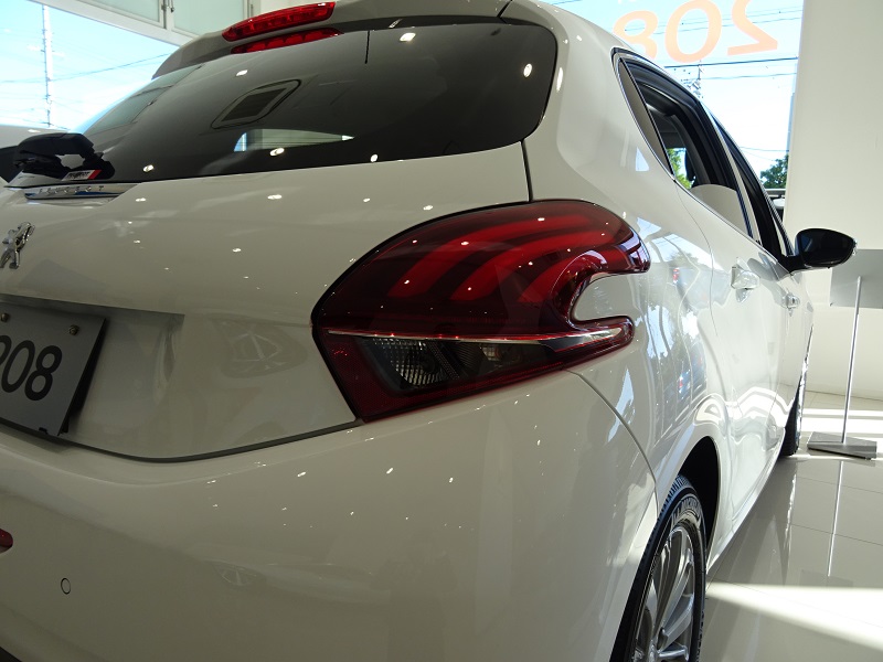 展示車入れ替え