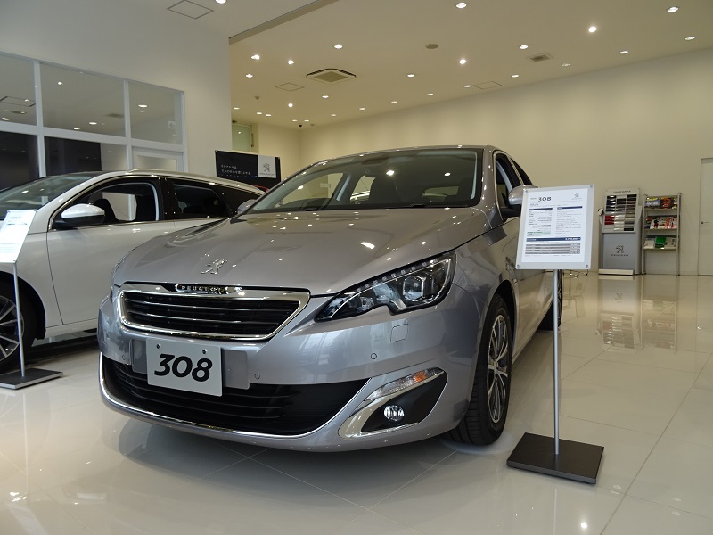 展示車入れ替え