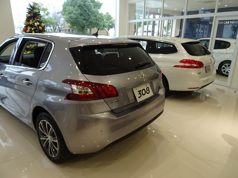 展示車入れ替え