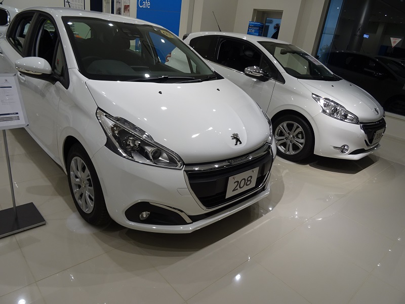 展示車入れ替え