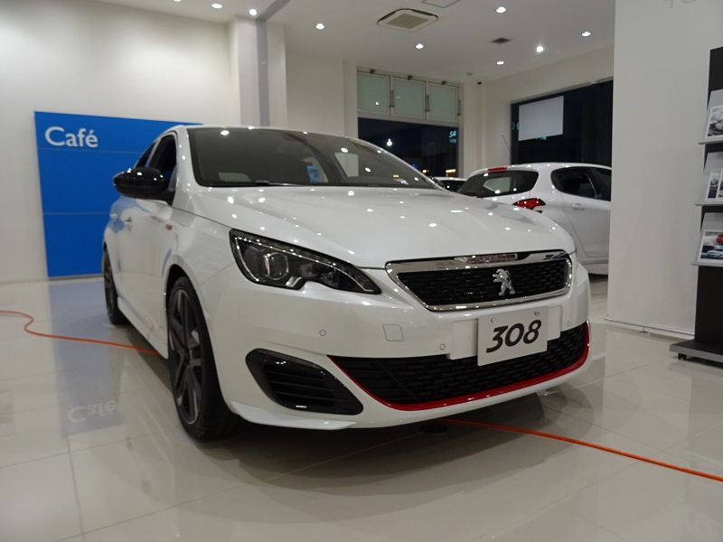 展示車入れ替え