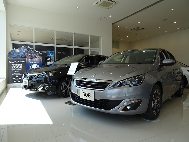 展示車入れ替え