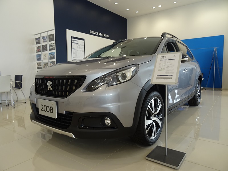 展示車入れ替え