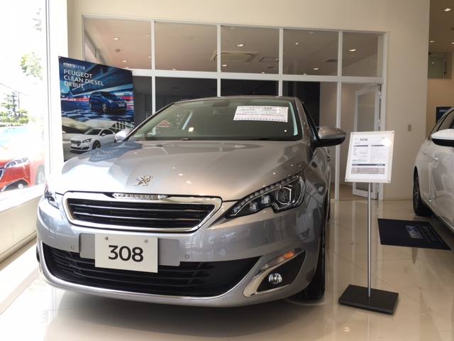 展示車入れ替え