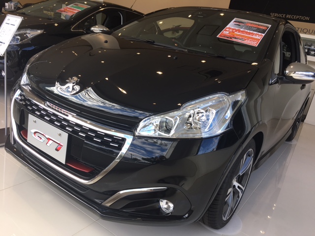 展示車入れ替え