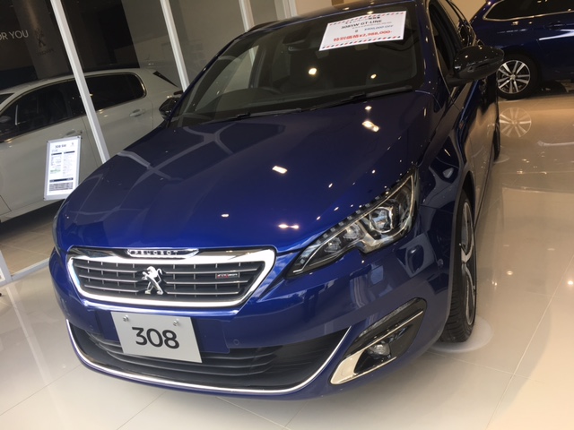 展示車入れ替え