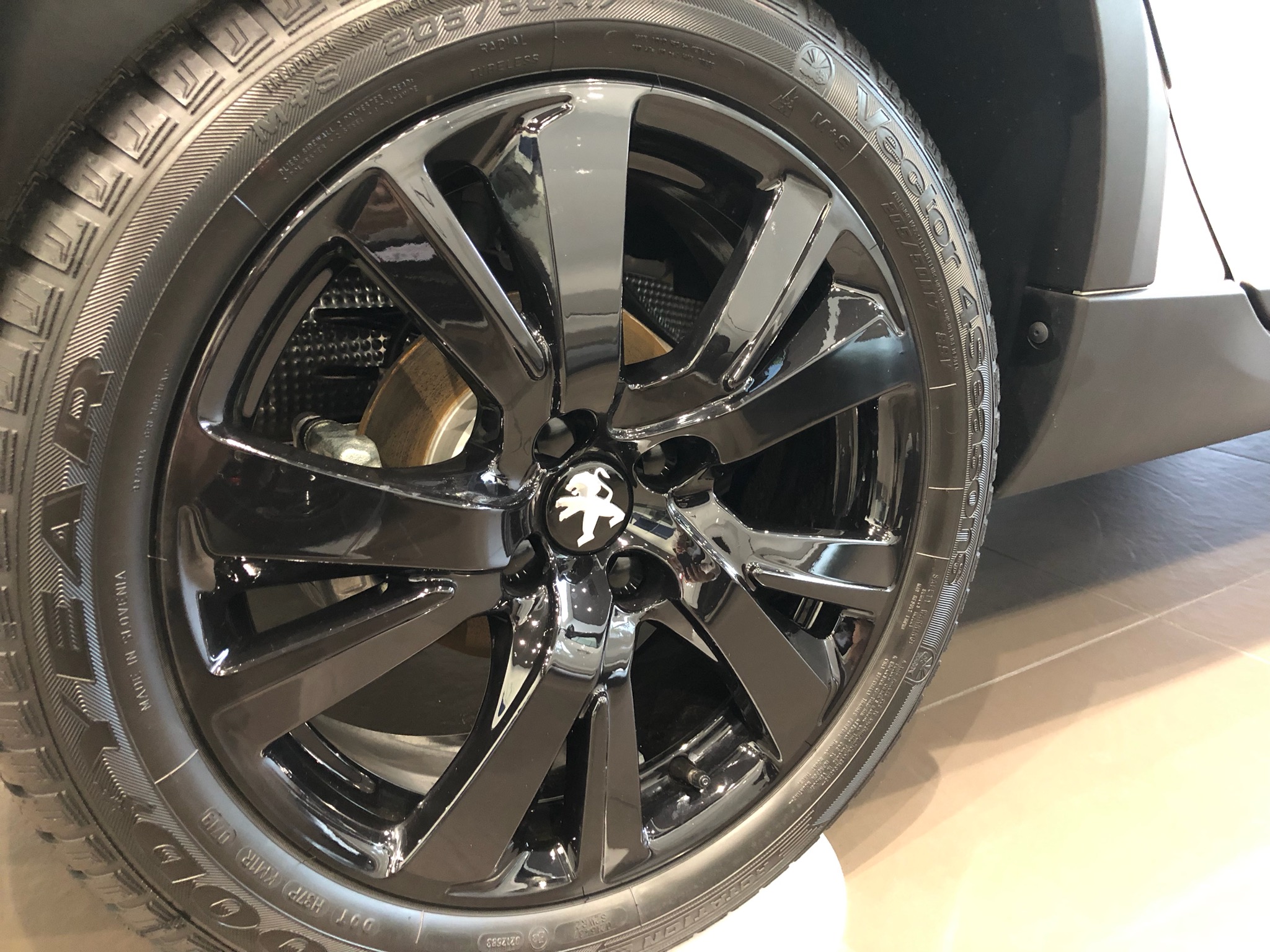 展示車入れ替え