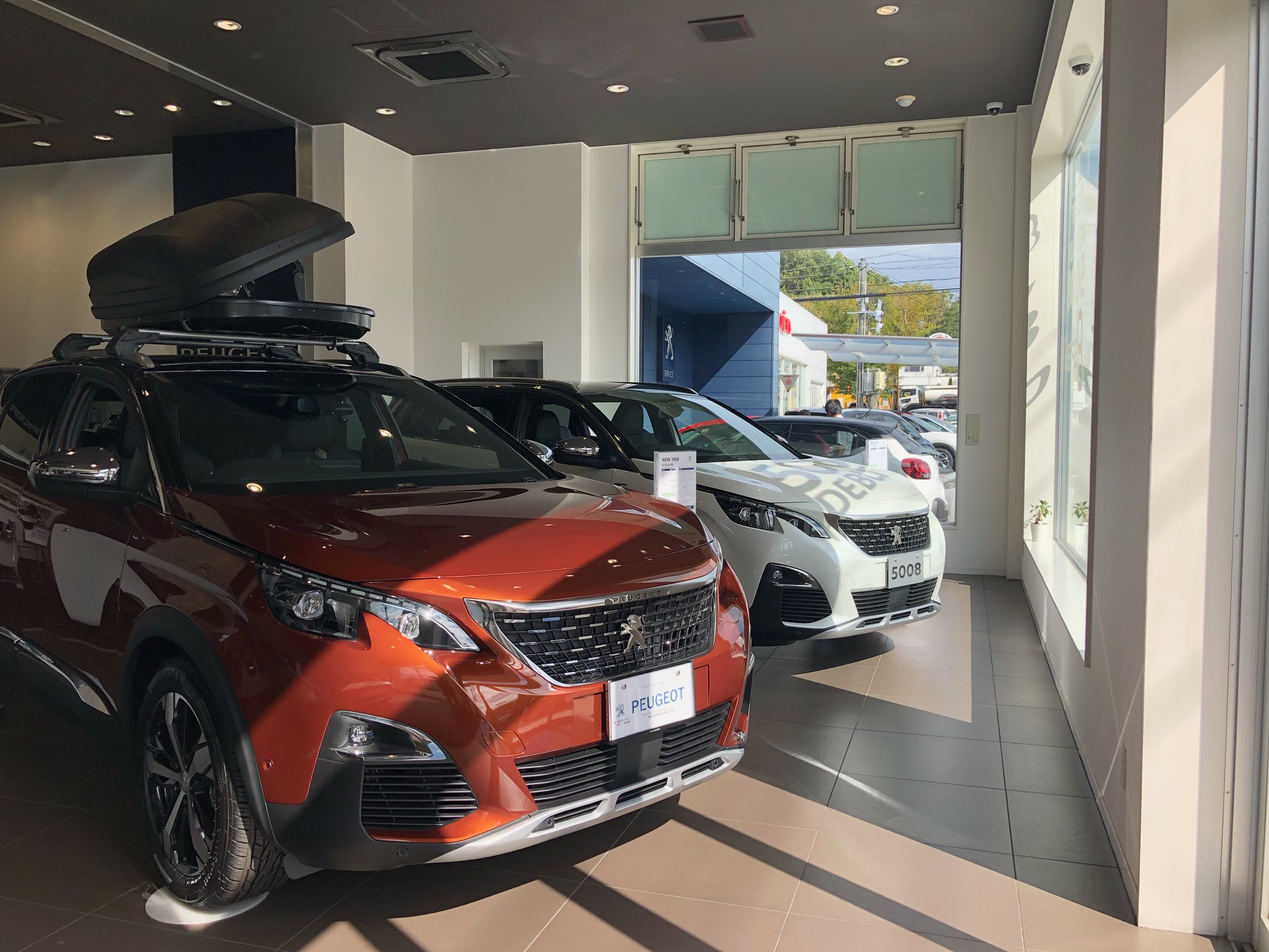 展示車入れ替え