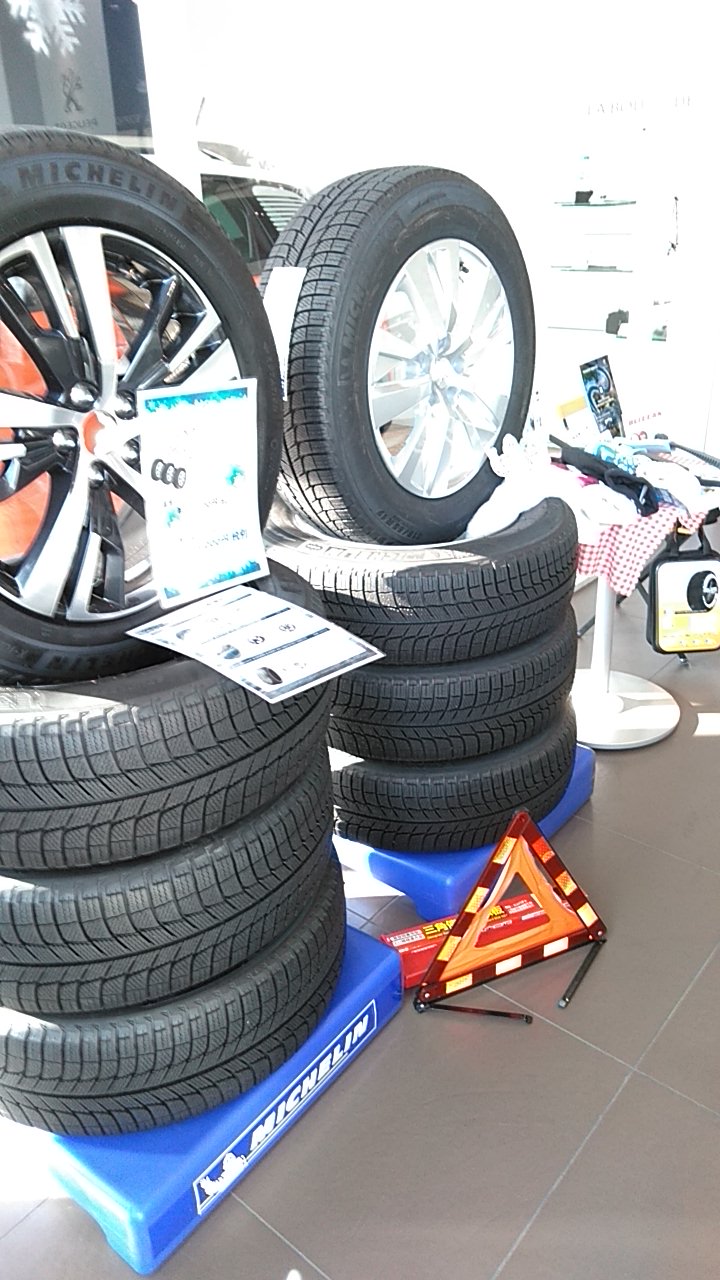 スタッドレスタイヤセール中⛄