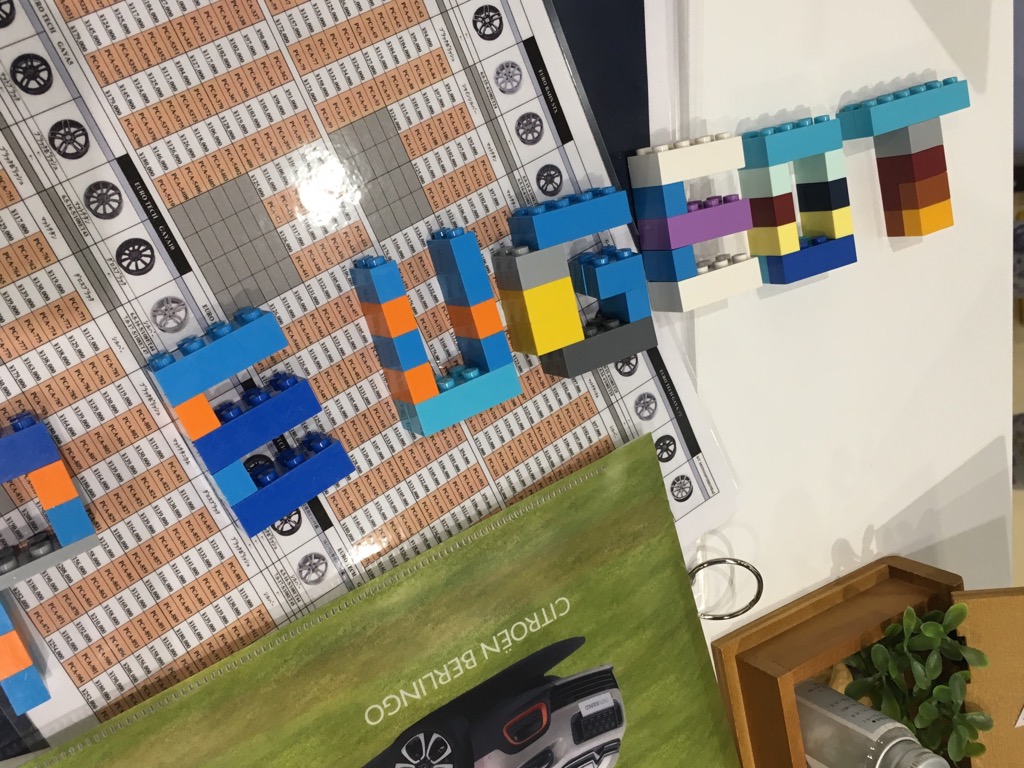 キッズスペースにPEUGEOT