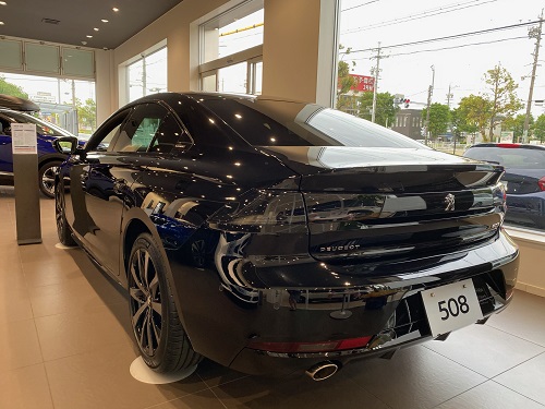 展示車入れ替え