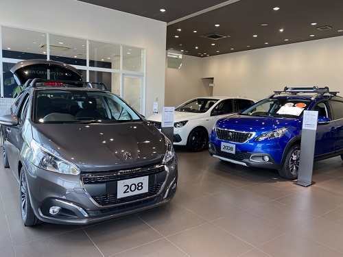 展示車入れ替え