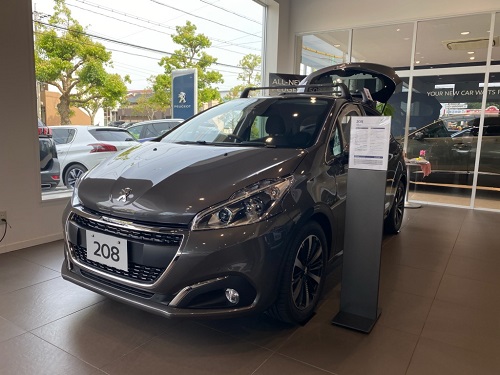 展示車入れ替え