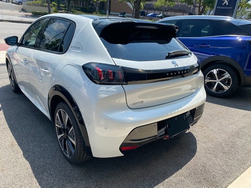 NEW 208 到着！！