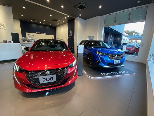 展示車入れ替え