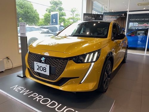 展示車入れ替え