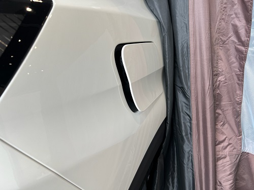 3008 HYBRID4 の給油口