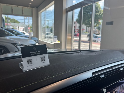 展示車にQRコード★