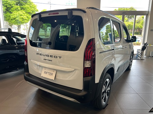 展示車入れ替え～NEW RIFTER～