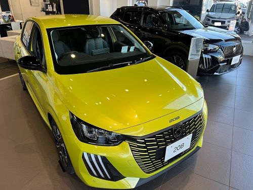 展示車入れ替え～NEW208 FL～