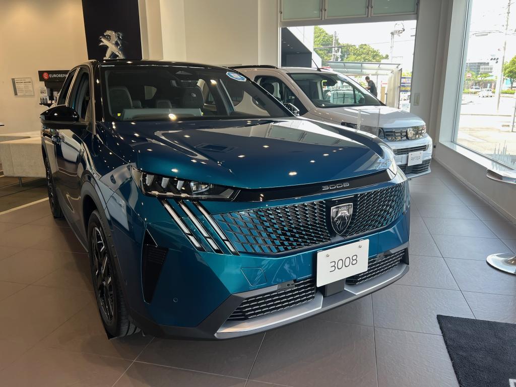 展示車入れ替え～NEW3008～