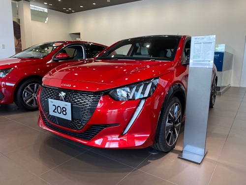 展示車入れ替え