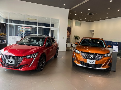 展示車入れ替え