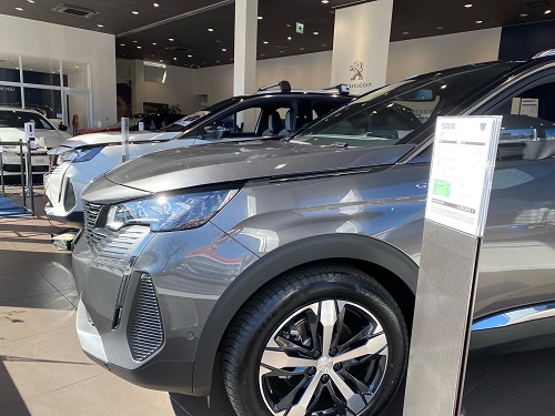 展示車入れ替え