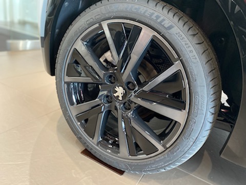 展示車入れ替え